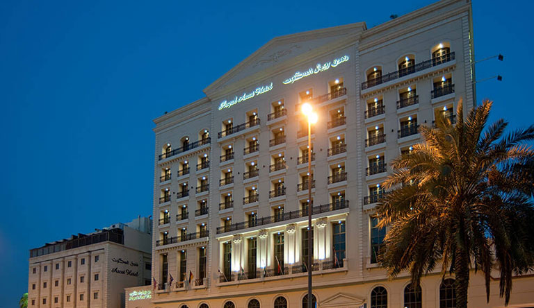 royal-ascot-exterior-night